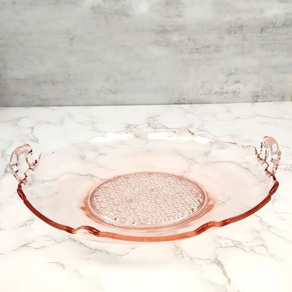 LancasterĀ VintageāPink Glass Landrum 10" Handheld Salad Serving Plate - Picture 5 of 9